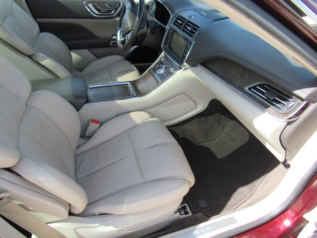 2018 Lincoln Continental Select