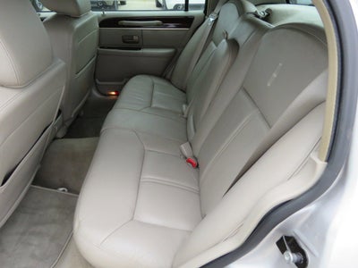 2011 Lincoln Town Car Signature Limited