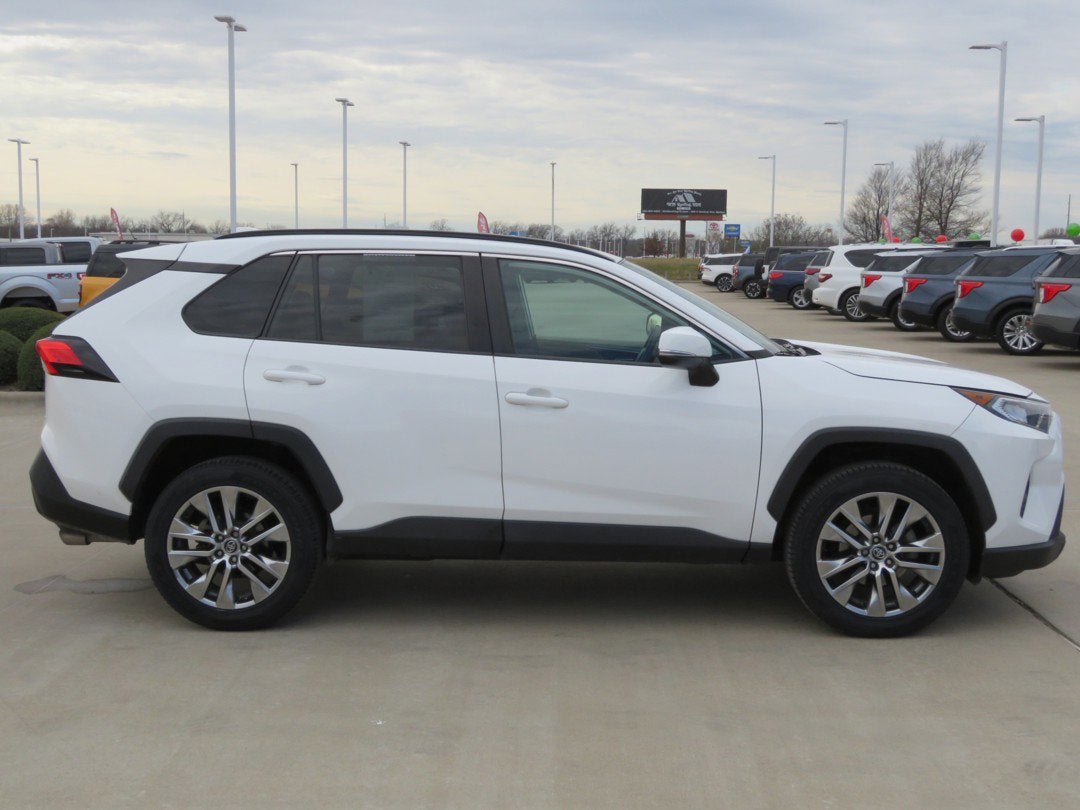 2020 Toyota RAV4 XLE Premium