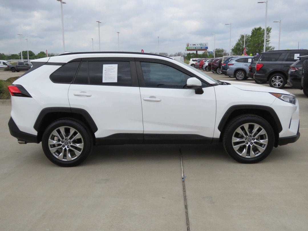 2020 Toyota RAV4 XLE Premium