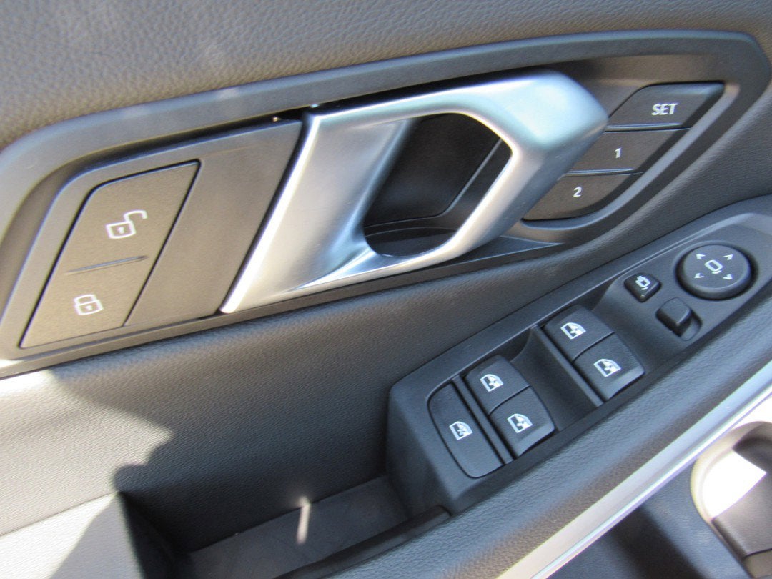 2024 BMW 3 Series 330i