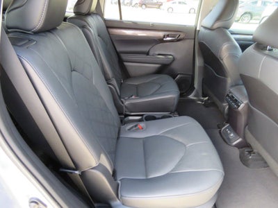 2021 Toyota Highlander Hybrid Platinum