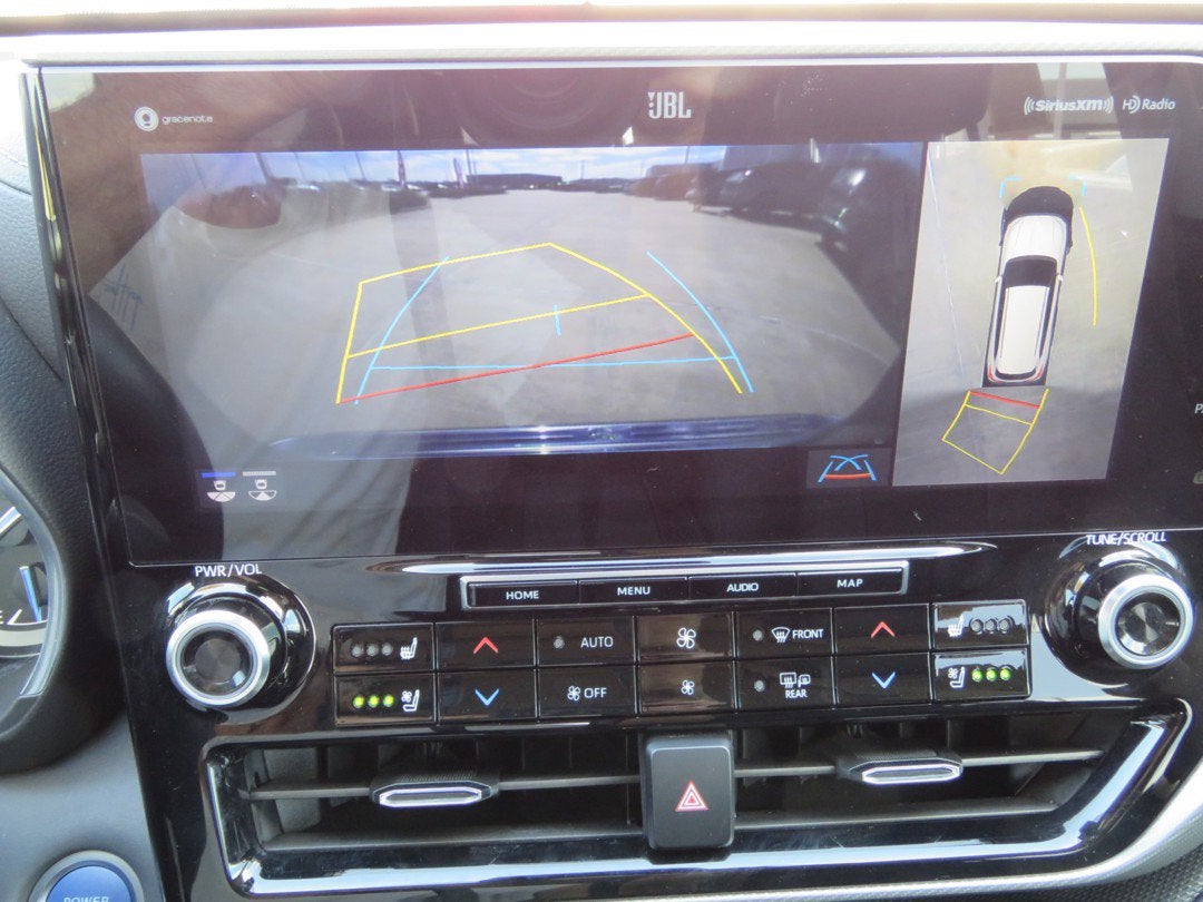 2021 Toyota Highlander Hybrid Platinum