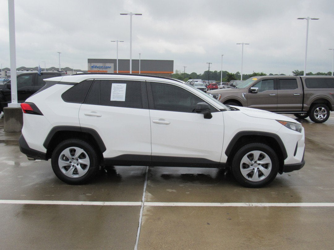 2019 Toyota RAV4 LE