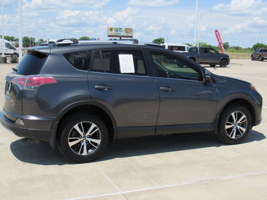 2017 Toyota RAV4 XLE