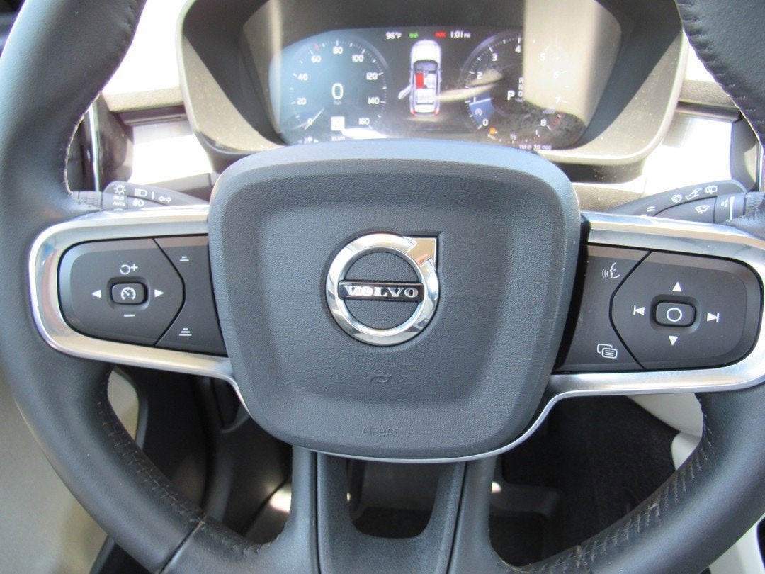 2019 Volvo XC40 Momentum